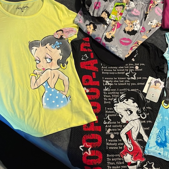 Sleeveless Betty Boop T-shirts with tags and 1 pair Sleeping pants - Picture 1 of 8